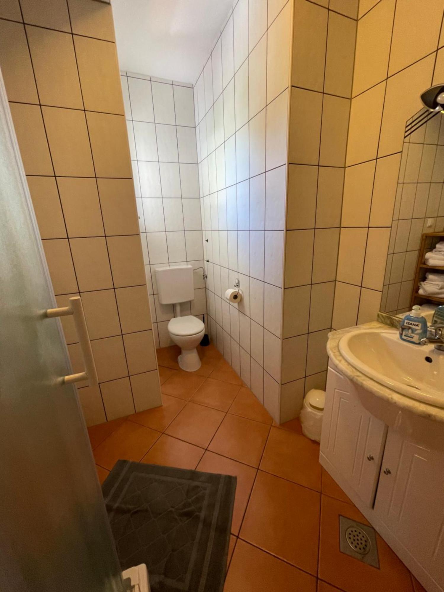 Apartman Theresa Barbat na Rabu المظهر الخارجي الصورة